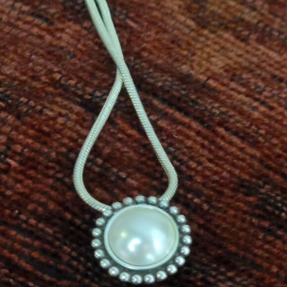 Brighton Pearl Pendant Snak Chain Necklace Silver Plated Elegant Luxury Gift 18" - Picture 4 of 9